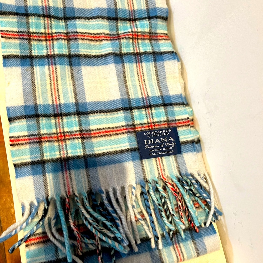 lochcarron of Scotland princess Diana cashmere scarf